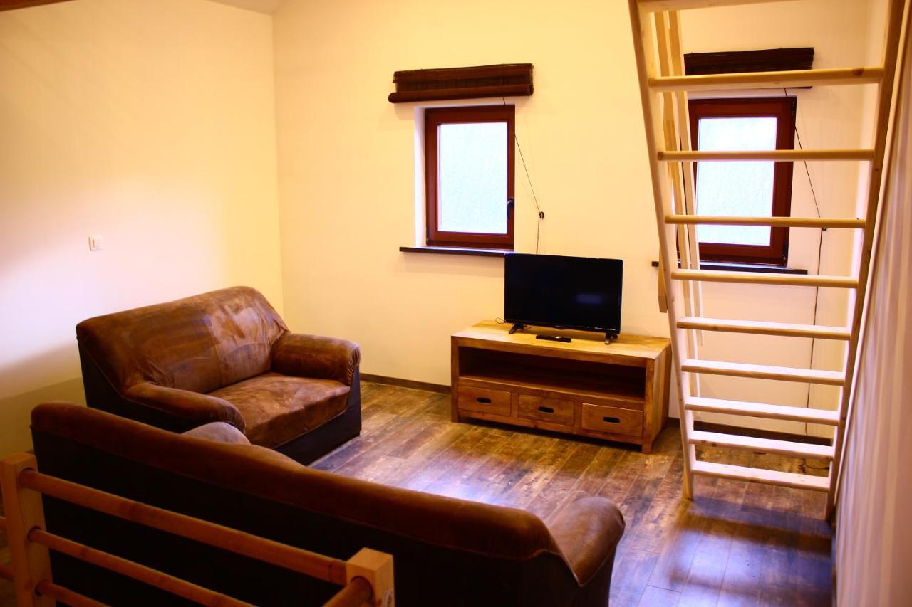 Maison Neuve En Bois Pres De Pairy Daisa Brugelette Luaran gambar